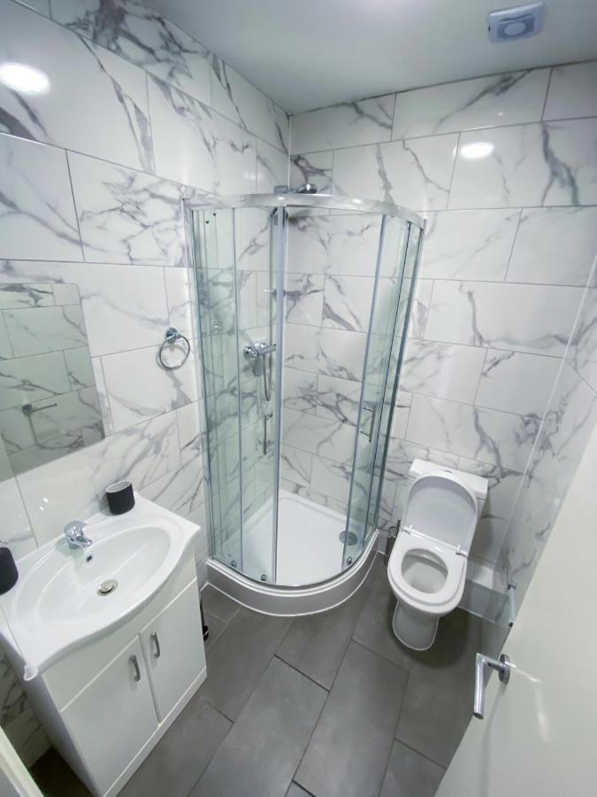 Stylish 1 Bedroom Flat In Wood Green ロンドン エクステリア 写真